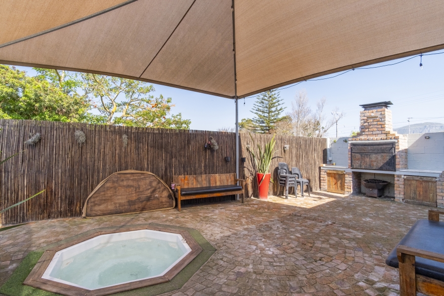 5 Bedroom Property for Sale in Wynberg Western Cape
